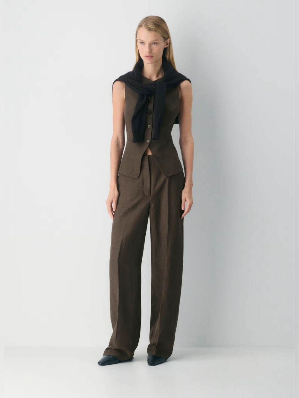 (1770) NWT ARITZIA The Effortless Pant CruiseLinen, Size 6